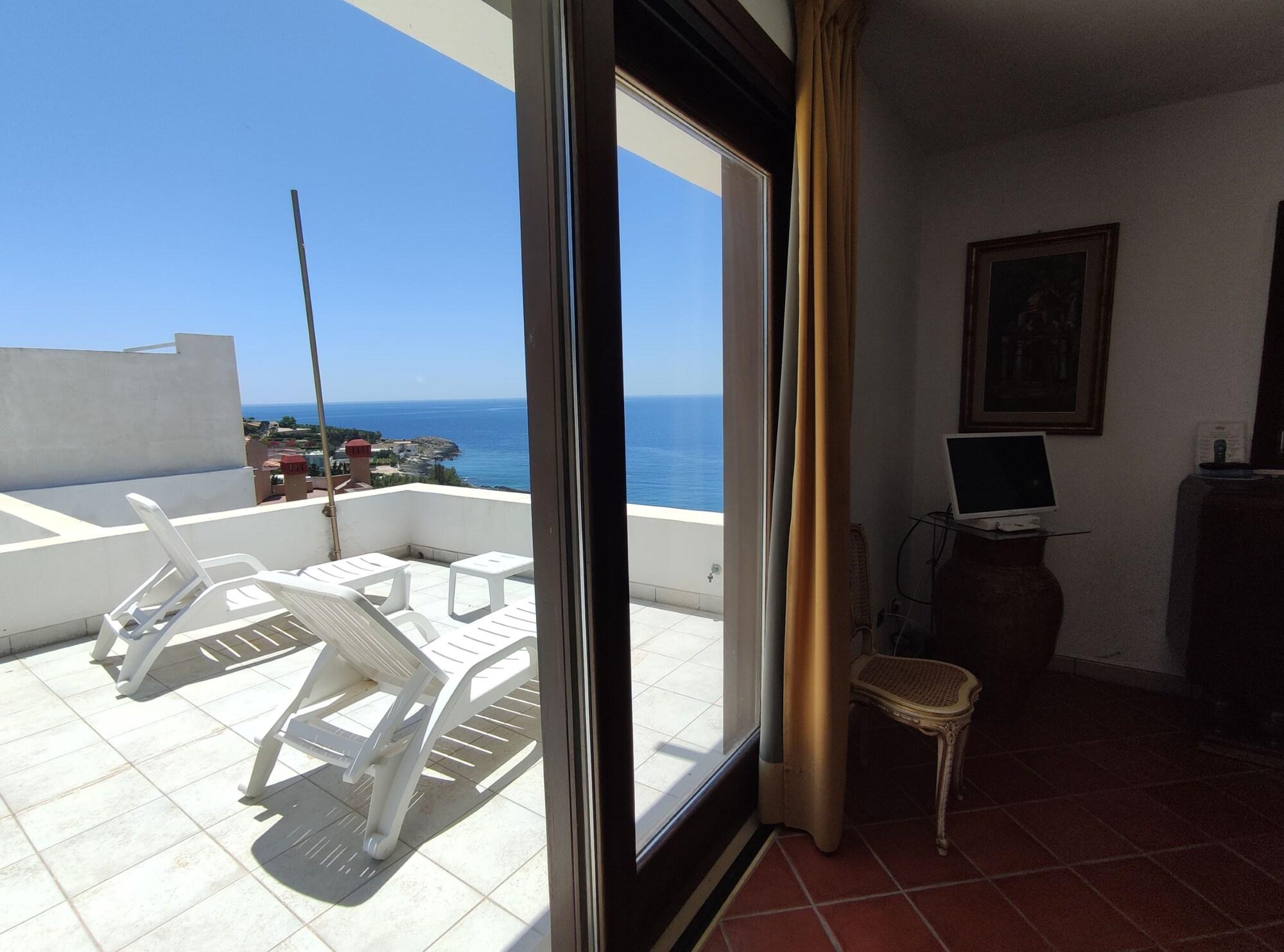 Aparthotel La Rosa Sul Mare