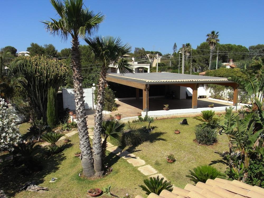 La Rosa Sul Mare Apartahotel 4*